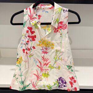 Equipment Femme Floral Sleeveless Button down Blouse. 100% silk. Size M